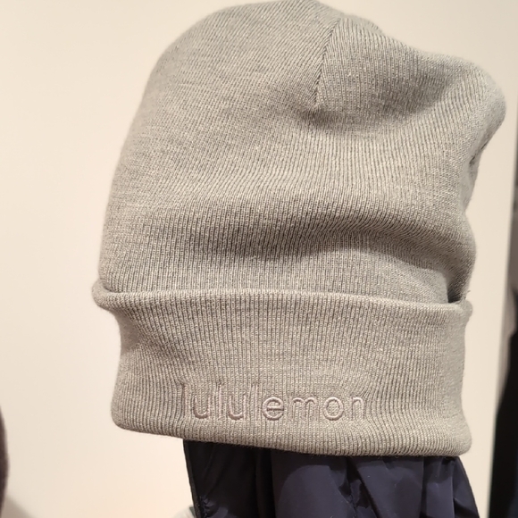 Lululemon Athletica Light Gray Knit Hat - Picture 1 of 3
